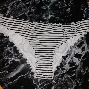 Hollister Cheeky Scrunch bikini bottoms